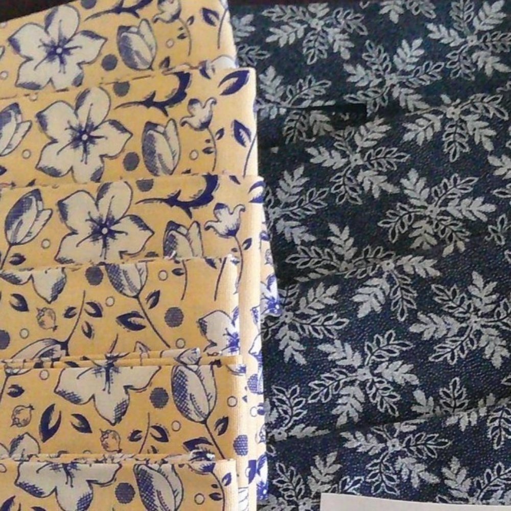 14 Fat Quarters of Fabric * Sewing * Quilting * Blankets * Crafts * F211 ac